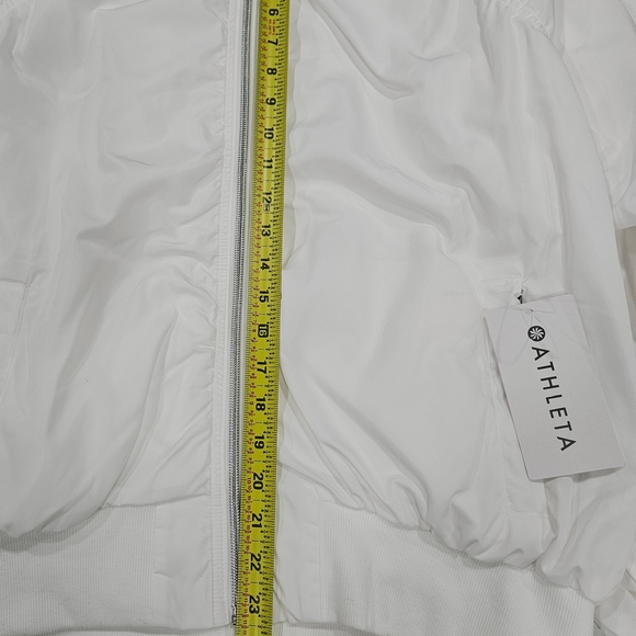 Athleta Women's White Jacket - Picture 7 of 7